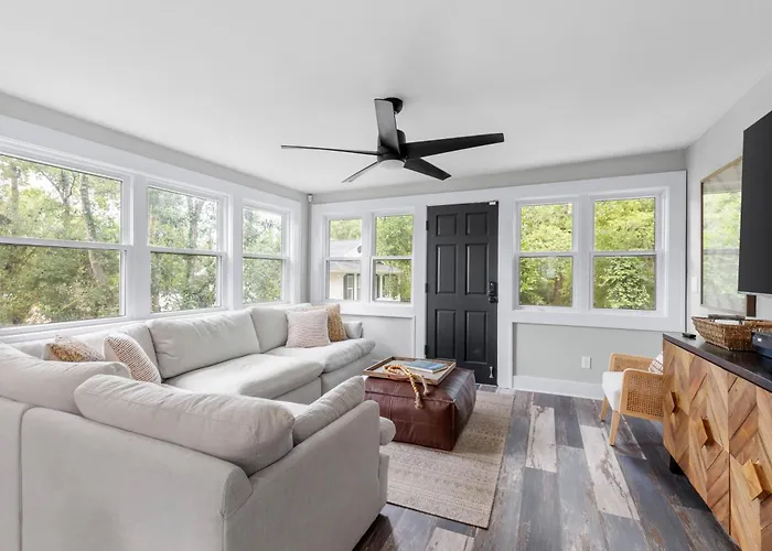Luxury For Entertaining In Midtown Manor Tallahassee
