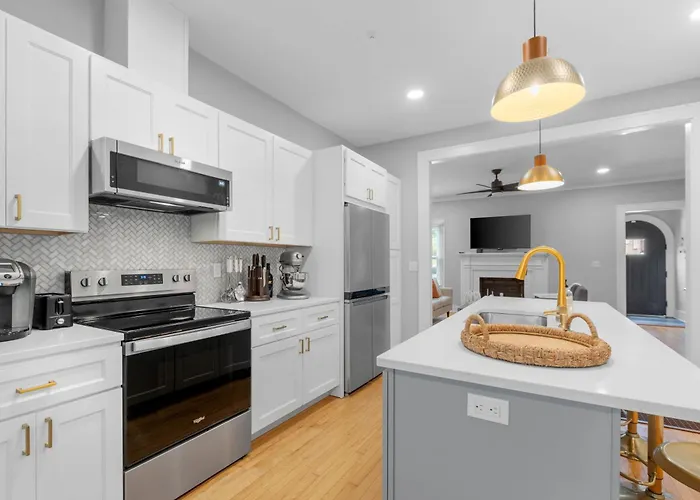 Luxury For Entertaining In Midtown Manor Tallahassee