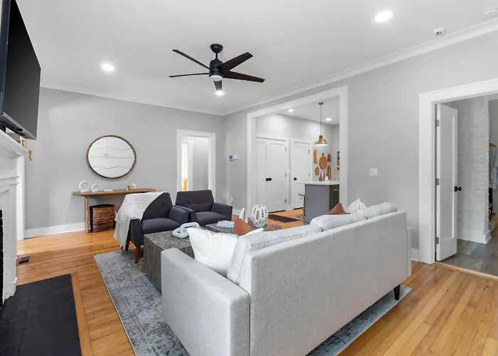 Luxury For Entertaining In Midtown Manor Ferienhaus Tallahassee