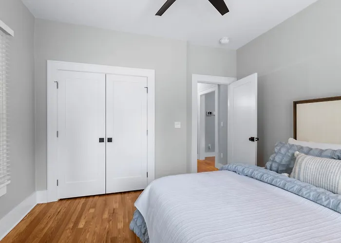 Luxury For Entertaining In Midtown Manor
