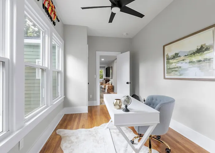 Ferienhaus Luxury For Entertaining In Midtown Manor *