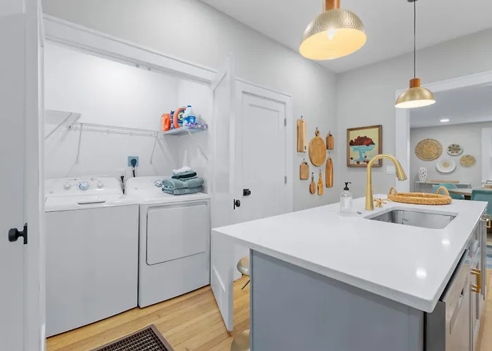 Luxury For Entertaining In Midtown Manor Ferienhaus *