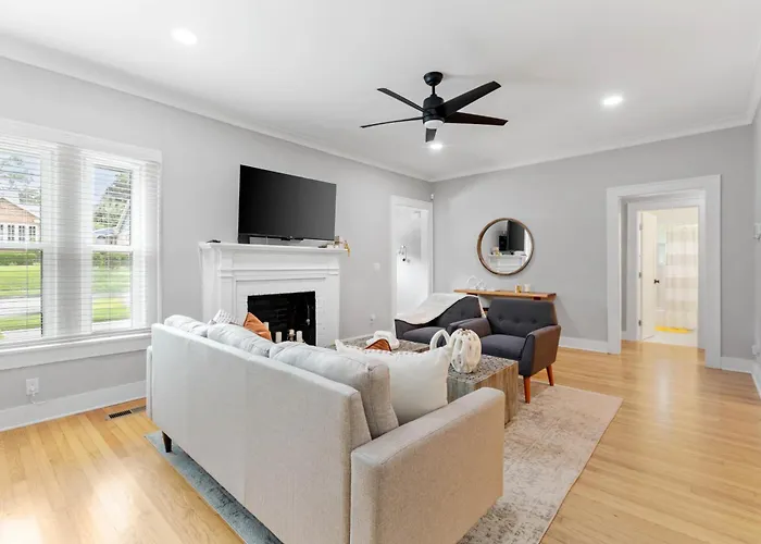 Luxury For Entertaining In Midtown Manor Tallahassee